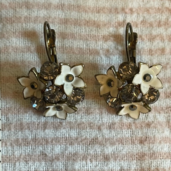 Jewelry - Flower cluster earrings